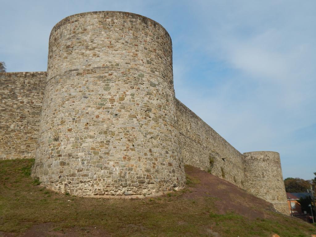 Les Remparts Hotell Binche Exteriör bild